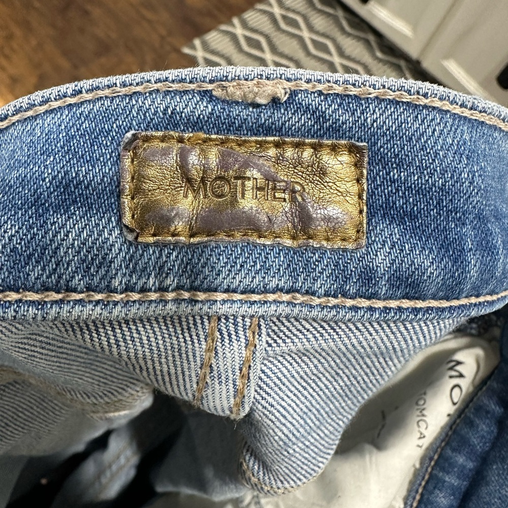 MOTHER Relaxed Distressed Light Blue Jeans - Picture 4 of 7
